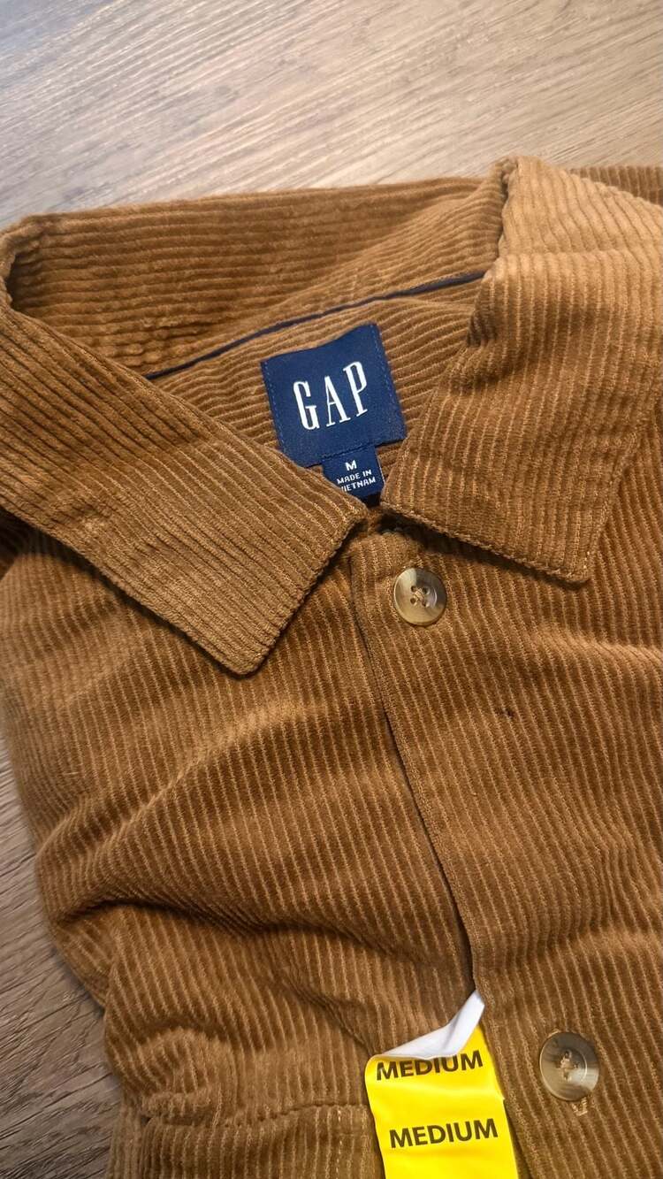 Gap Corduroy Button Down Shirt Size Medium Brown Long Sleeve Pocket